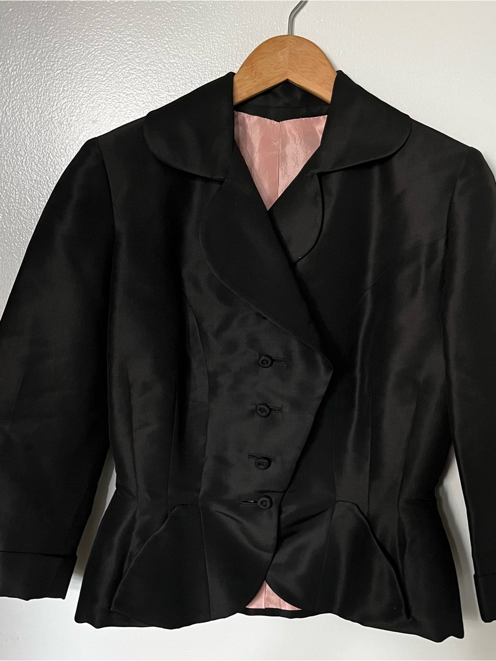 Vintage Black Women's Tailored Blazer w/ Pink Lining Exceptional Condition RARE!